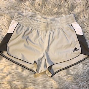 ✨ ADIDAS SMALL SHORTS ✨